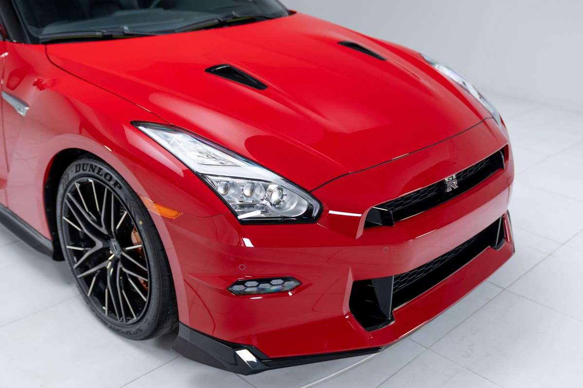 2024 Nissan GT-R 