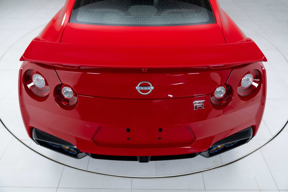 2024 Nissan GT-R 