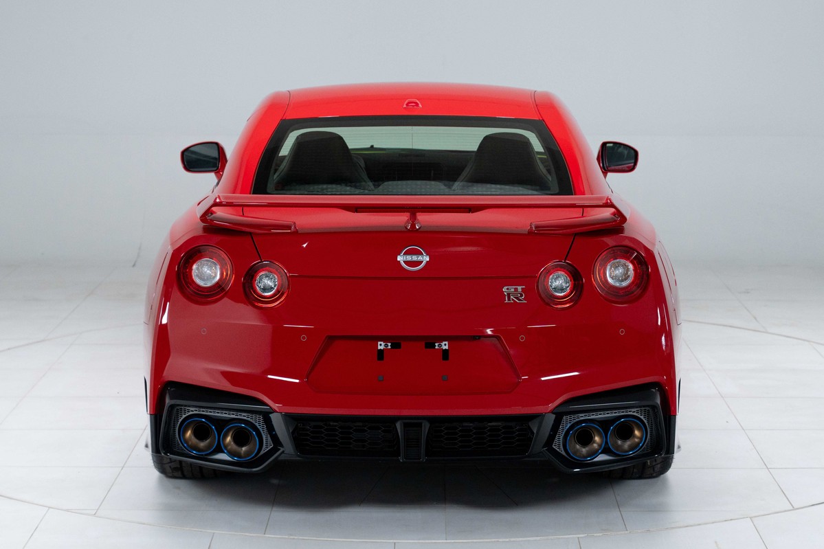 2024 Nissan GT-R 