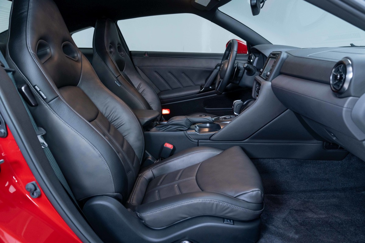2024 Nissan GT-R 