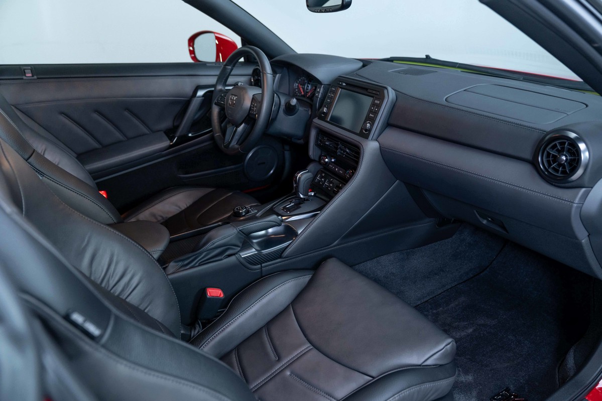 2024 Nissan GT-R 