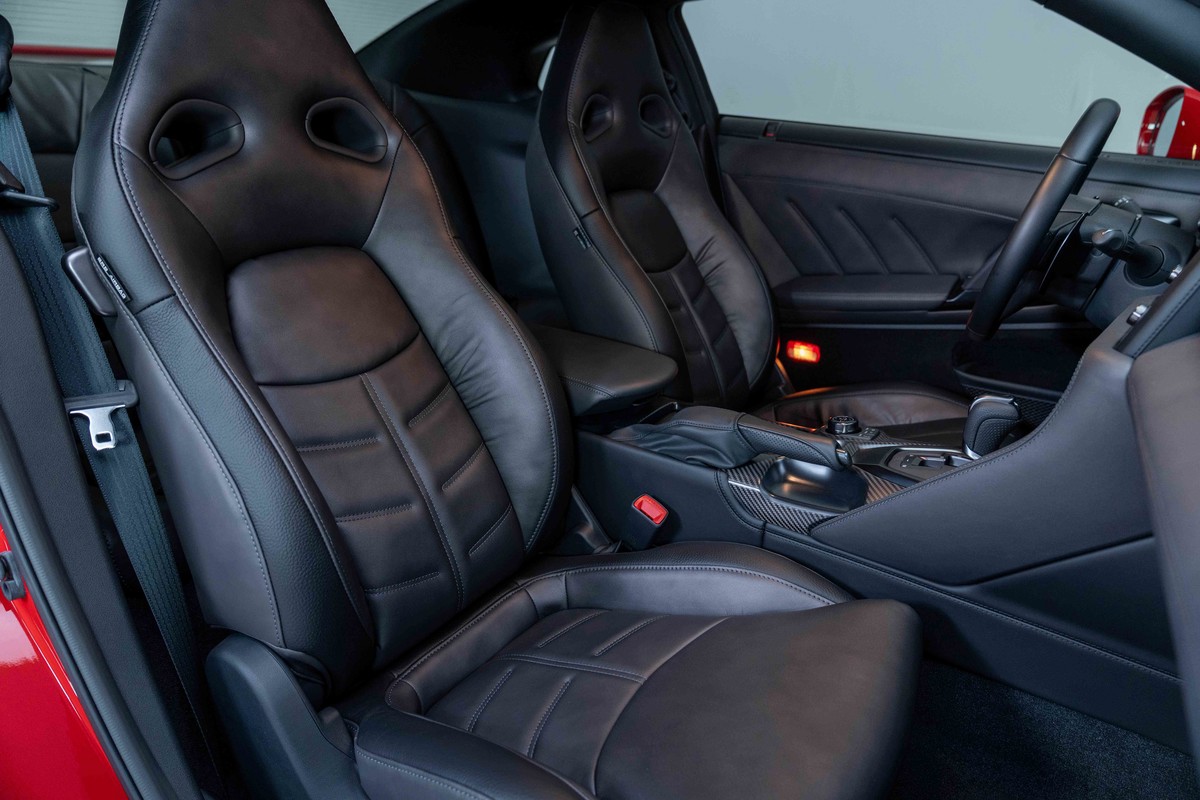 2024 Nissan GT-R 