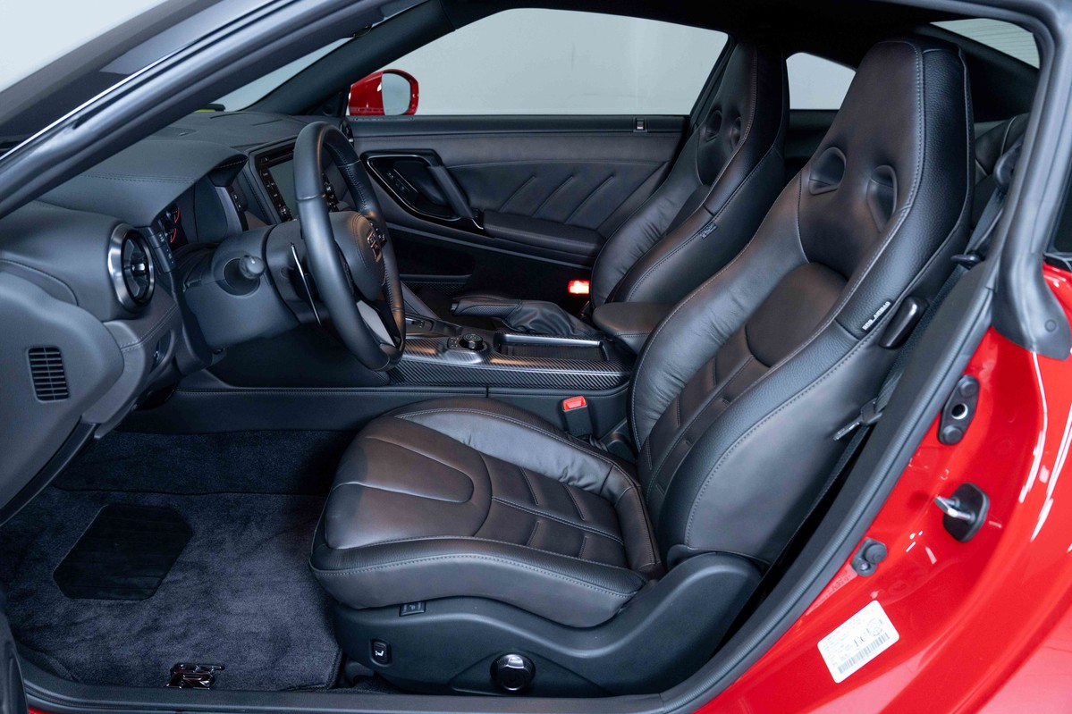 2024 Nissan GT-R 