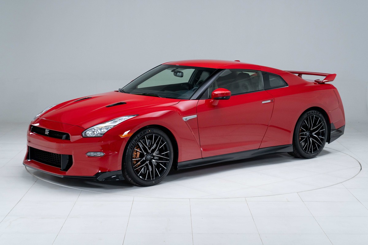 2024 Nissan GT-R 