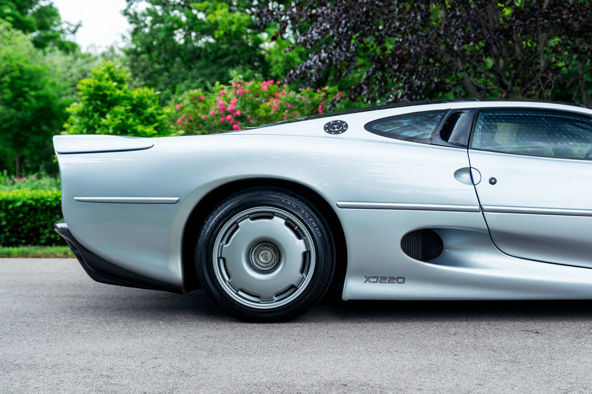1993 Jaguar XJ220 