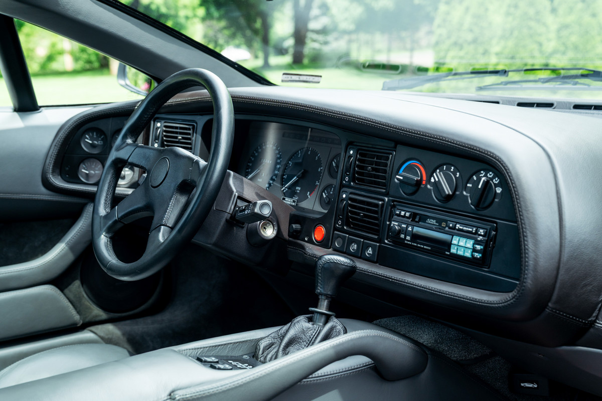 1993 Jaguar XJ220 
