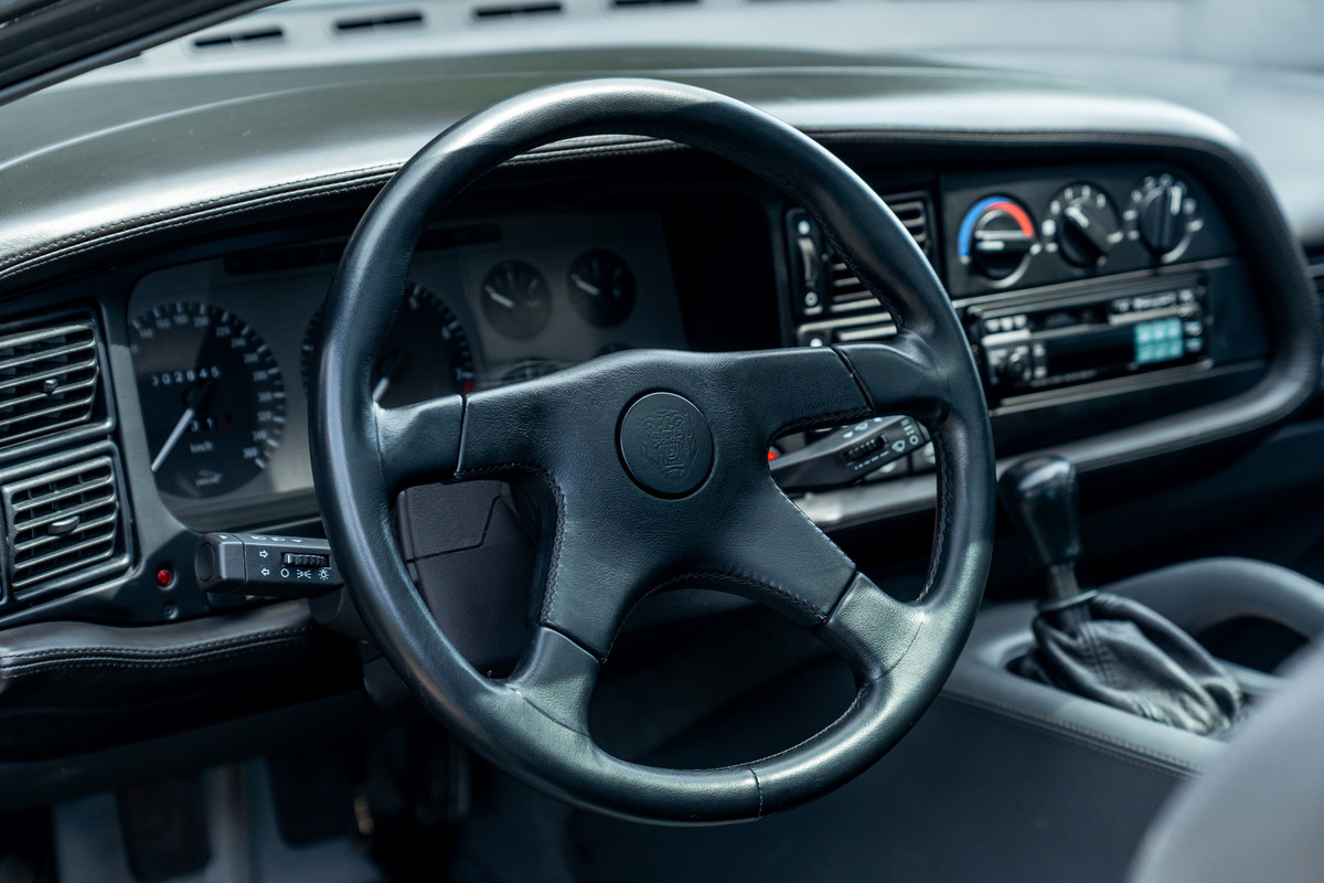 1993 Jaguar XJ220 