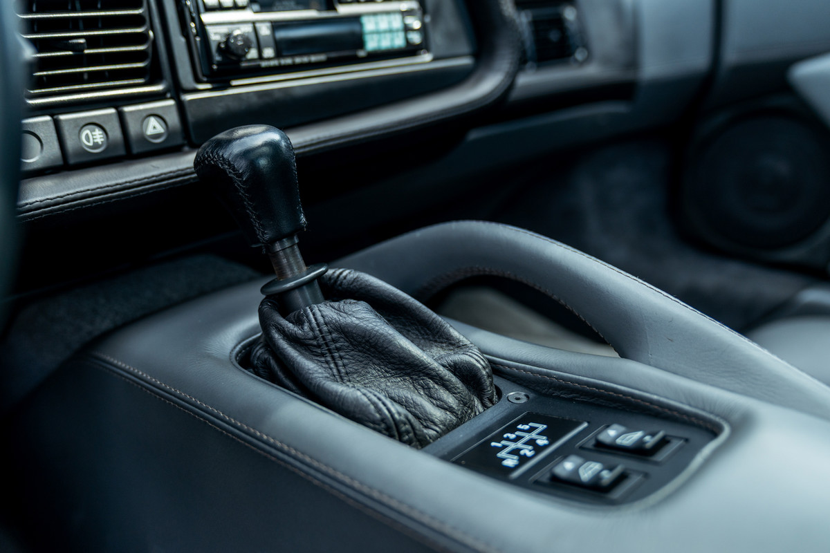 1993 Jaguar XJ220 