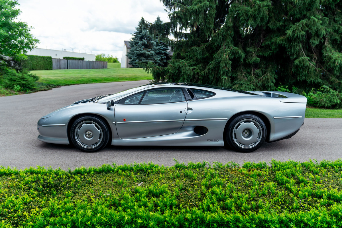 1993 Jaguar XJ220 