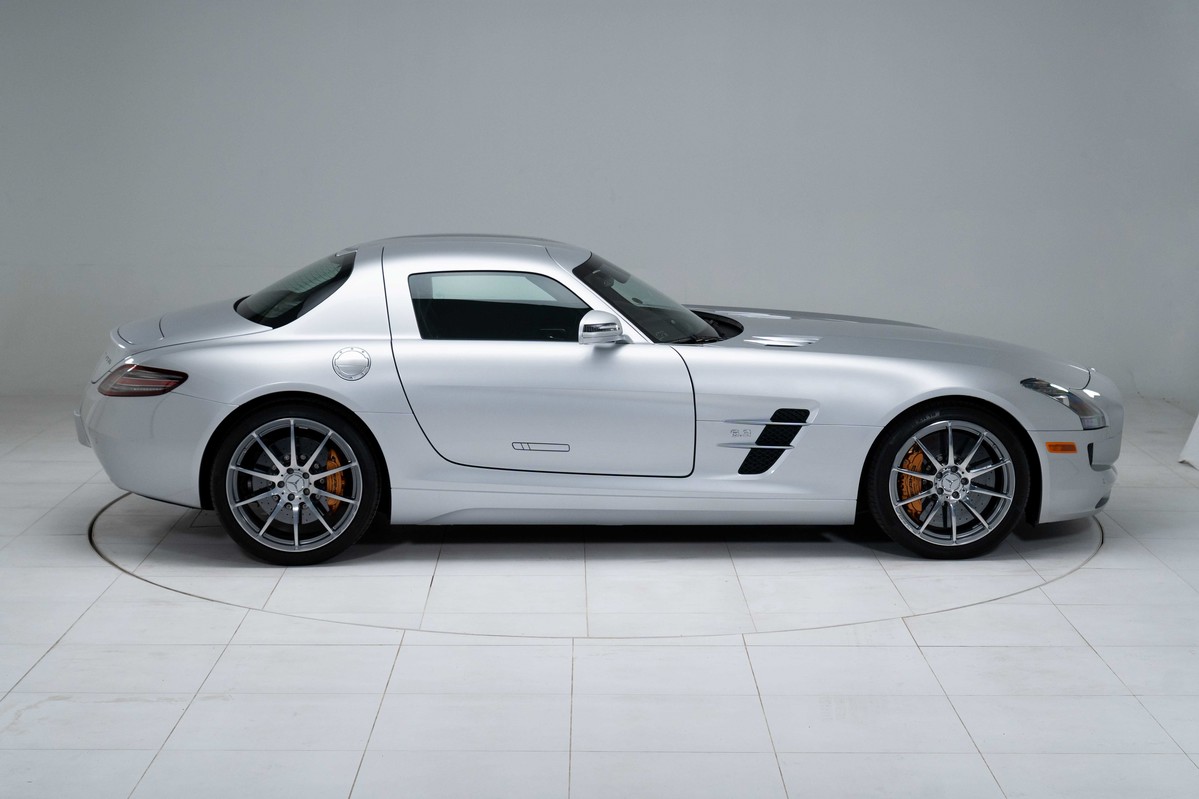 2011 Mercedes-Benz SLS 