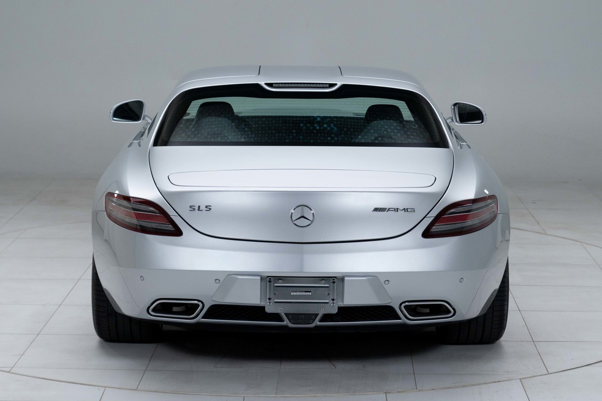 2011 Mercedes-Benz SLS 