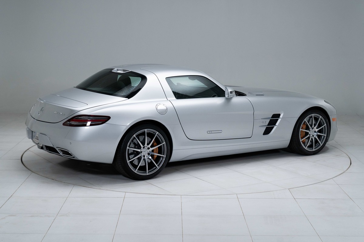 2011 Mercedes-Benz SLS 