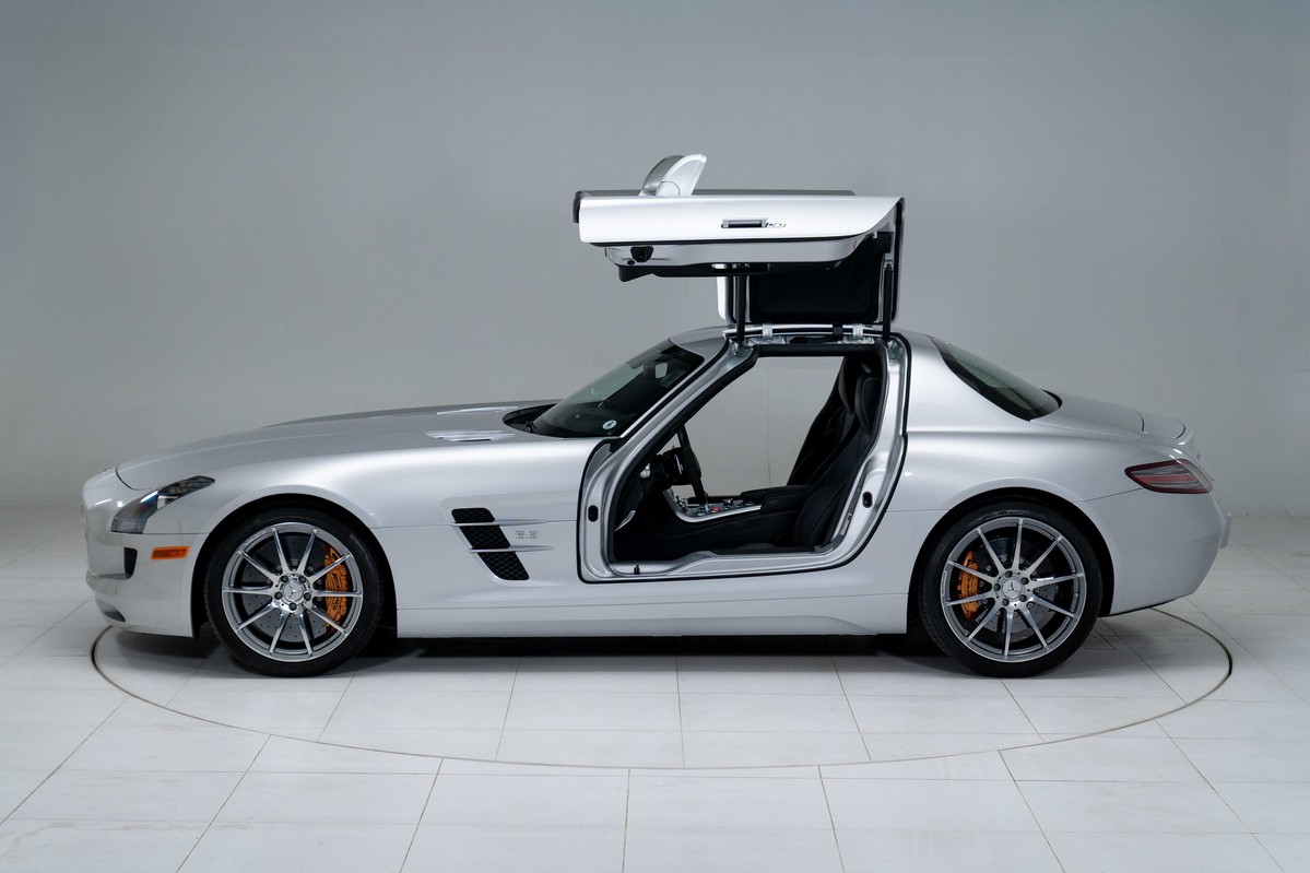 2011 Mercedes-Benz SLS 