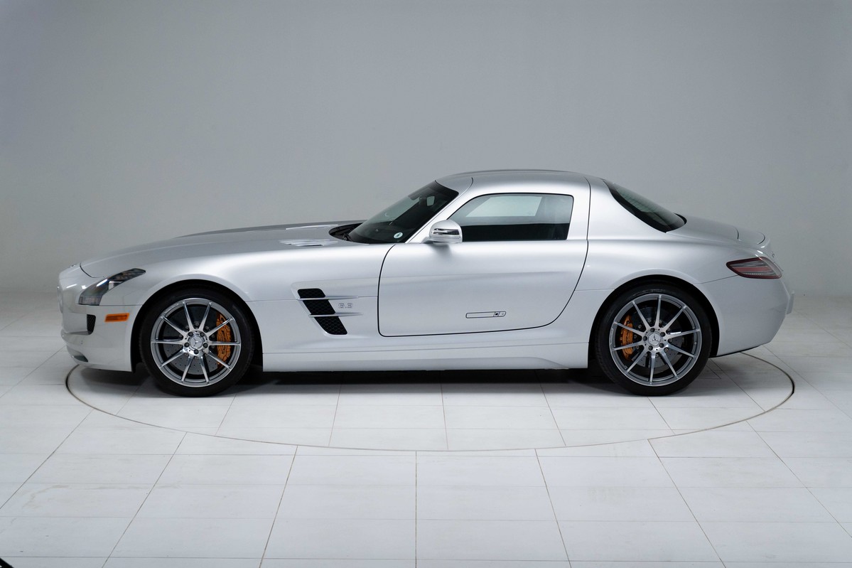 2011 Mercedes-Benz SLS 