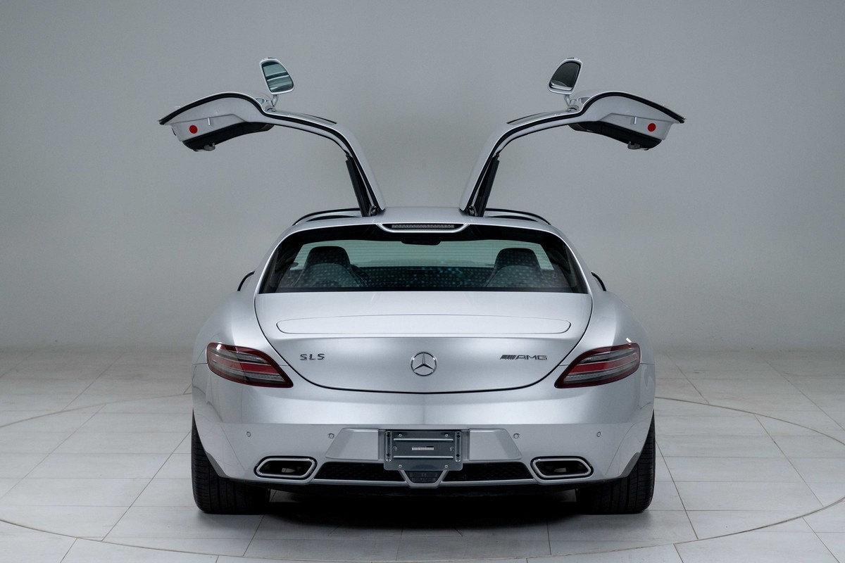 2011 Mercedes-Benz SLS 