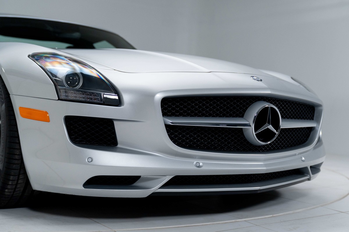2011 Mercedes-Benz SLS 
