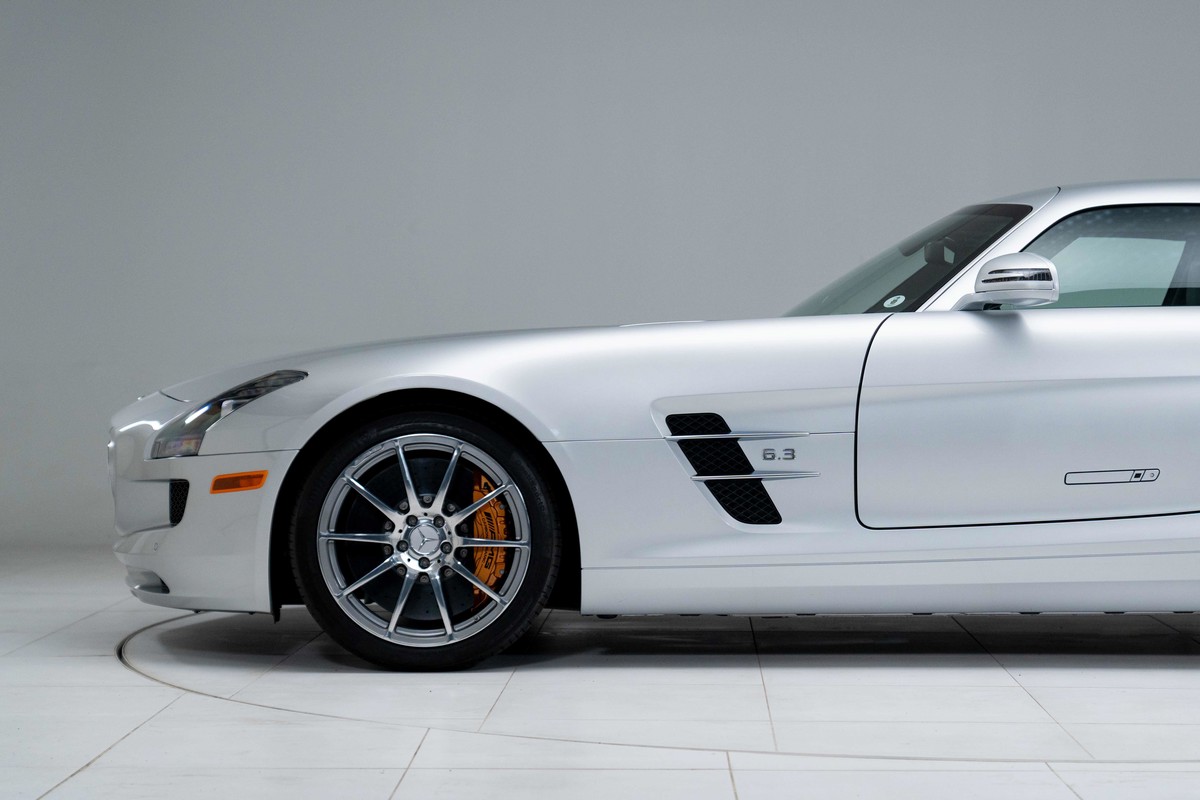 2011 Mercedes-Benz SLS 