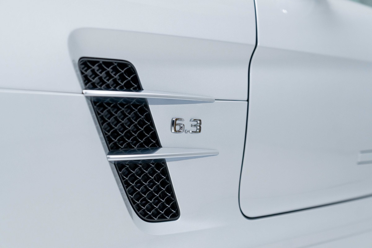 2011 Mercedes-Benz SLS 