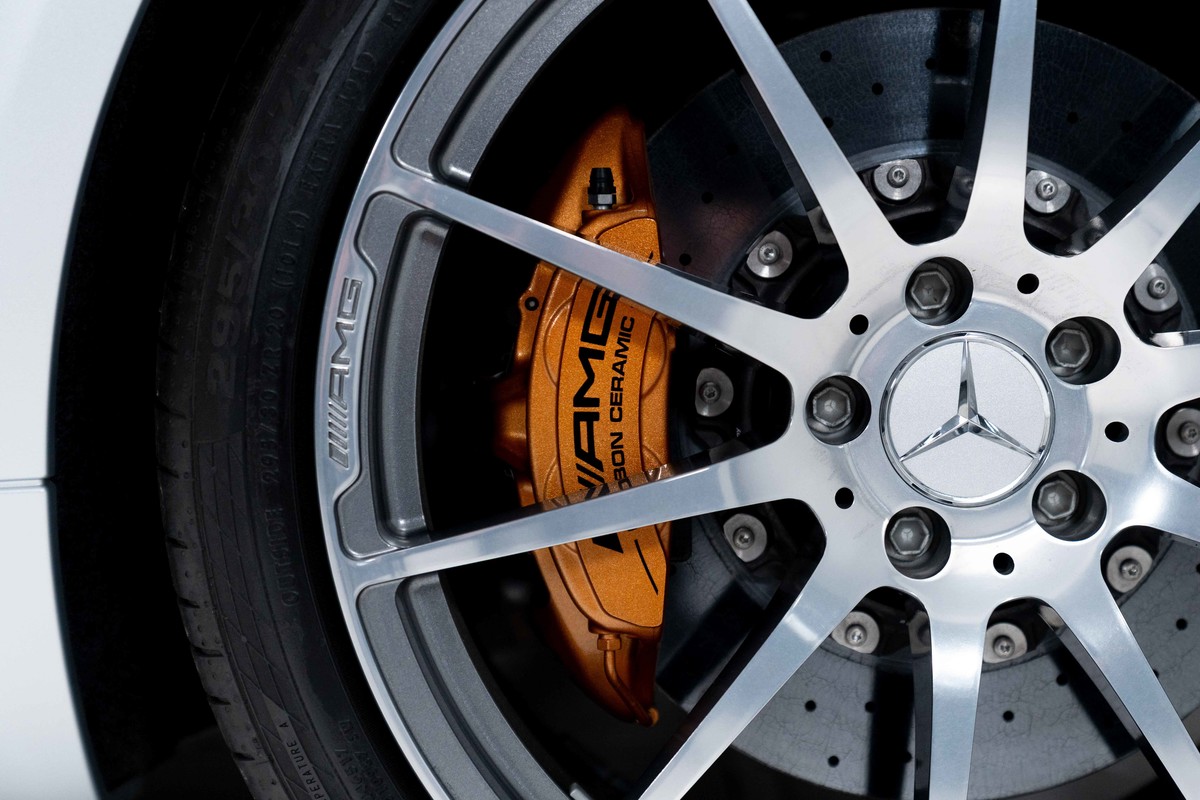 2011 Mercedes-Benz SLS 