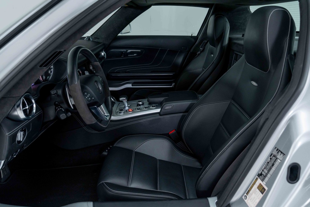 2011 Mercedes-Benz SLS 
