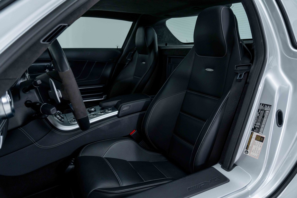 2011 Mercedes-Benz SLS 