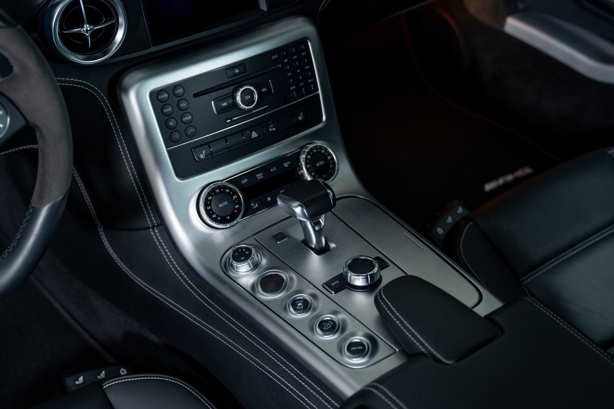 2011 Mercedes-Benz SLS 