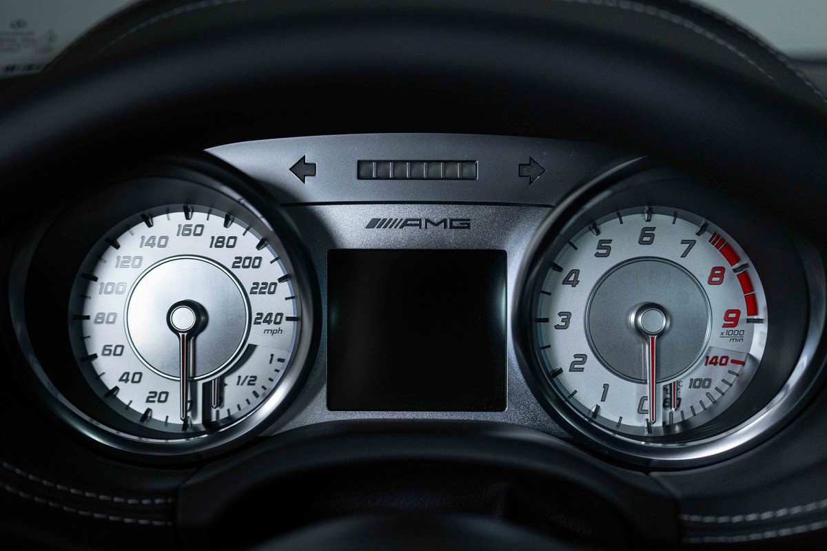 2011 Mercedes-Benz SLS 