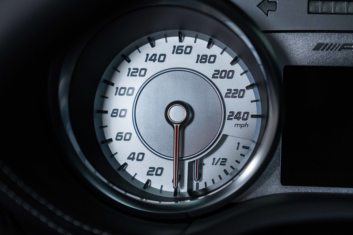 2011 Mercedes-Benz SLS 