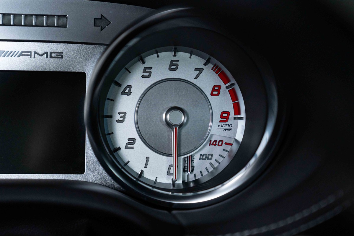 2011 Mercedes-Benz SLS 