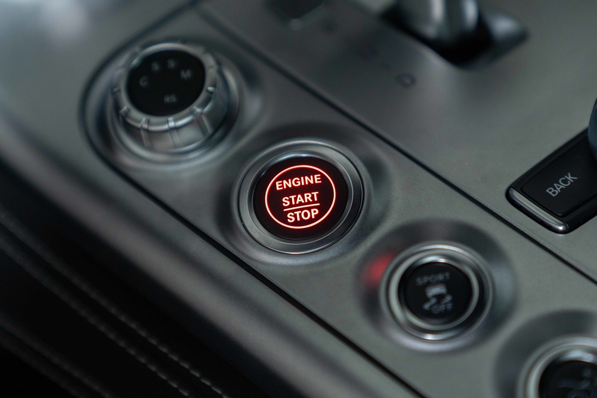 2011 Mercedes-Benz SLS 