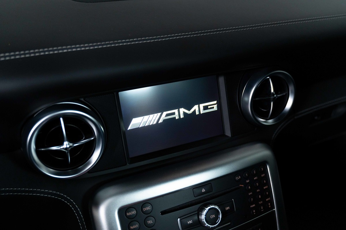 2011 Mercedes-Benz SLS 